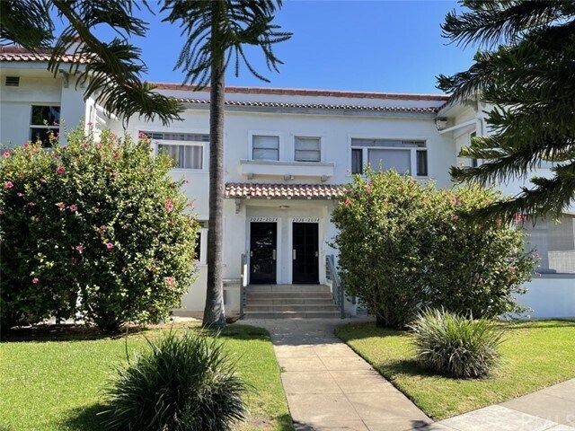 Foto principal - 2038 Huntington Dr