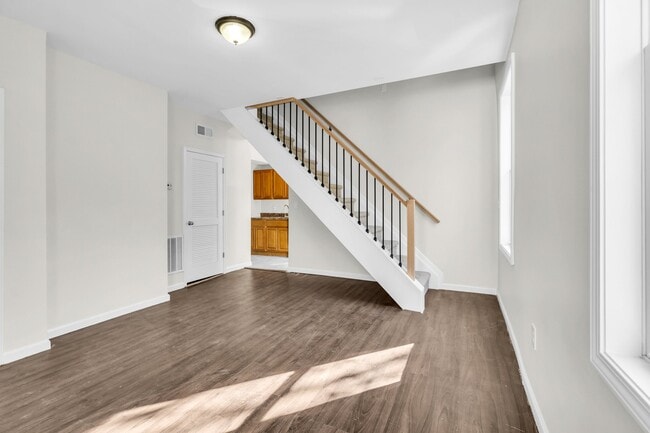 Building Photo - 478 Bath Ave