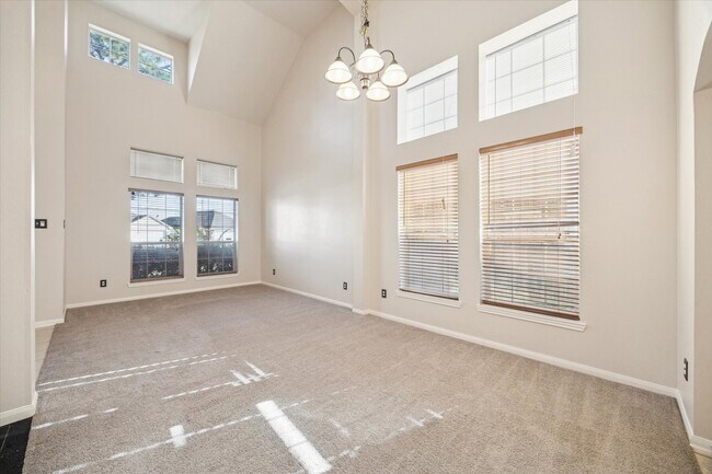 Foto del edificio - 6227 Sentry Park Ln