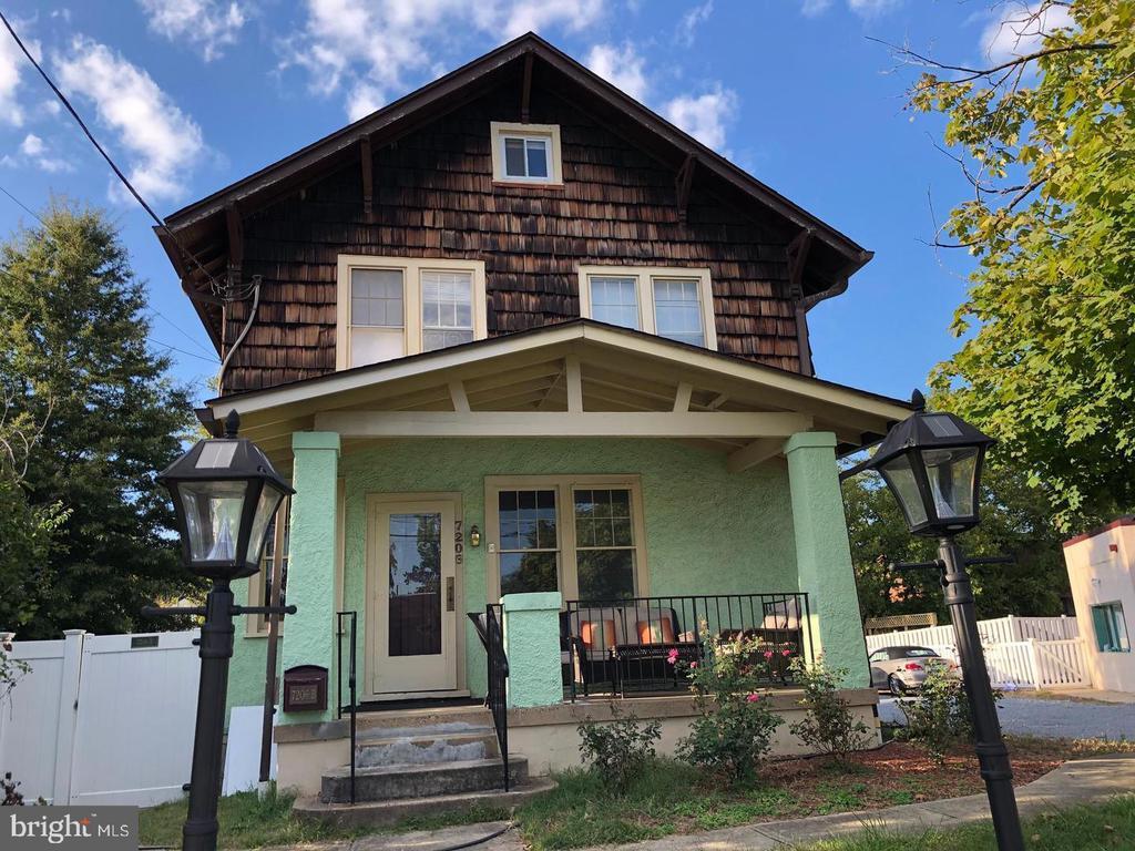 Foto principal - 7206 Carroll Ave