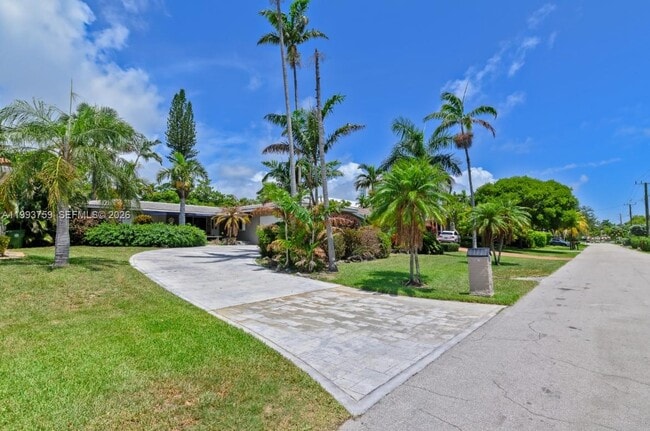 Building Photo - 1799 SE 25th Ave