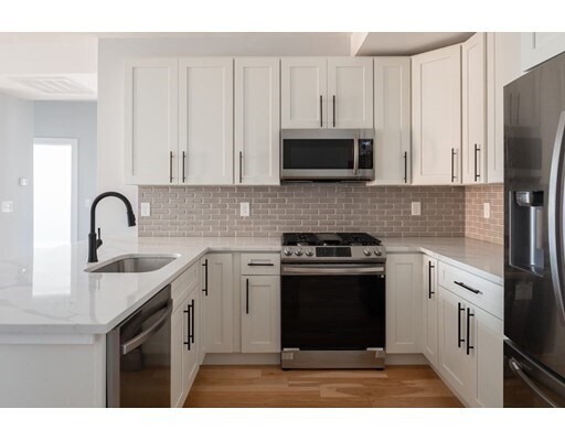 Foto del edificio - 1012-1016 Bennington St