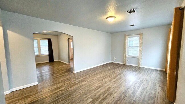 Foto del edificio - Home in Bethany Schools