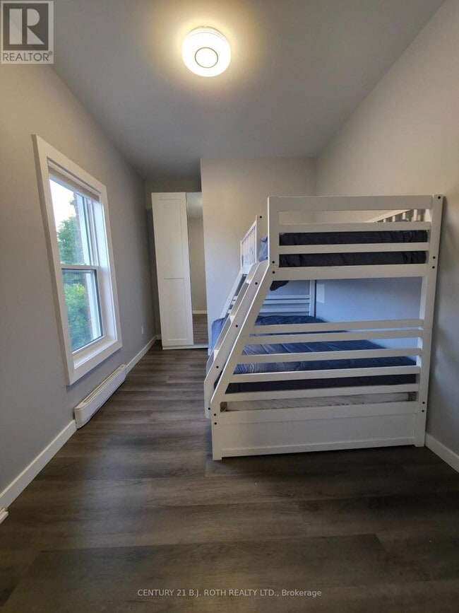 Photo du bâtiment - 82 Albert St N