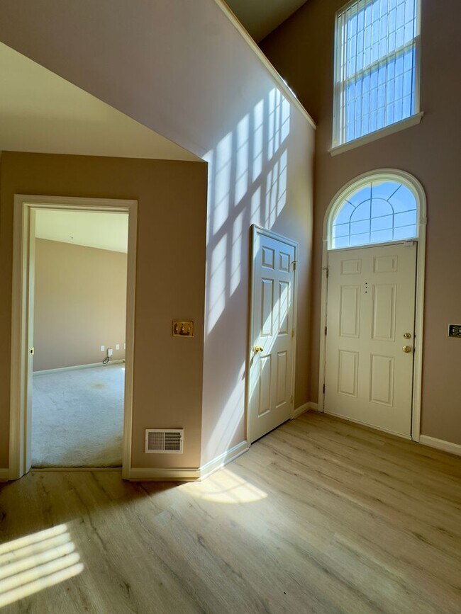 Foto del edificio - Charming and Stylish Living in a 3Bed/3Bat...