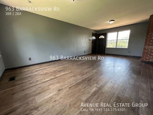 Building Photo - 963 Barracksview Rd