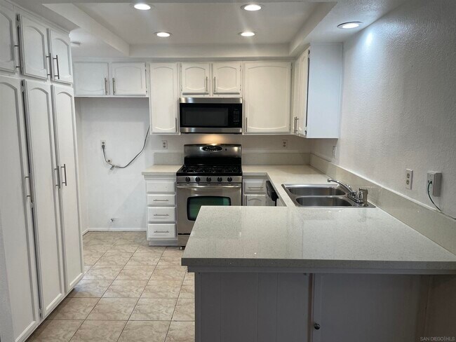 Foto del edificio - 7210 Canyon Breeze Rd
