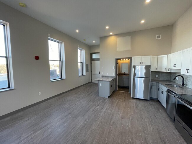 Building Photo - 56 Oak Terrace