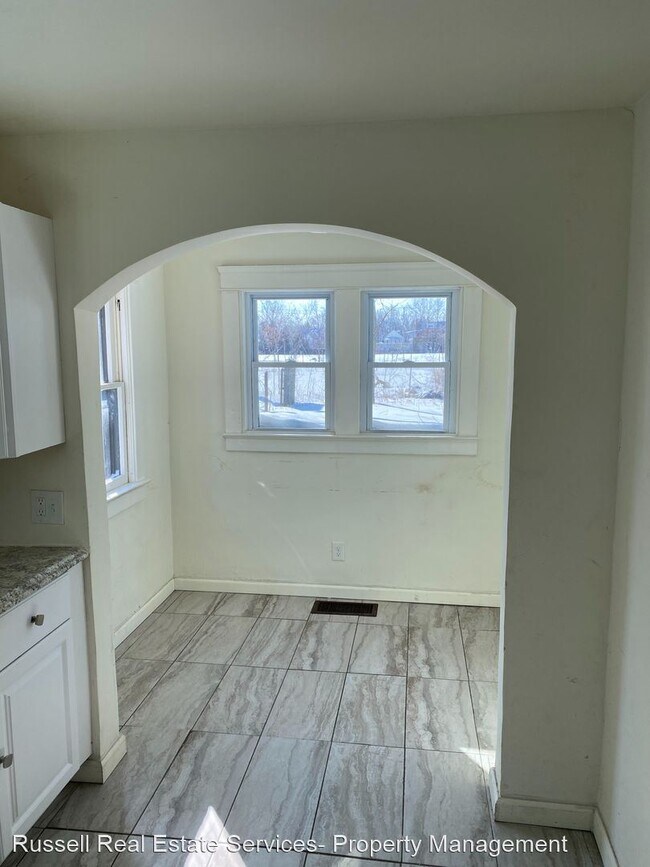 Building Photo - 3 br, 1 bath House - 1055 West 12th St.