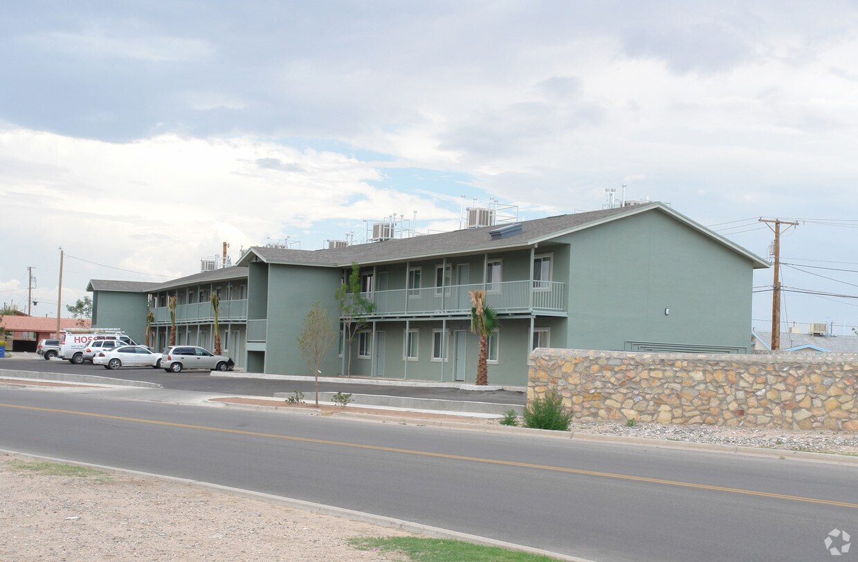 8715 Independence Drive - 8715 Independence Dr