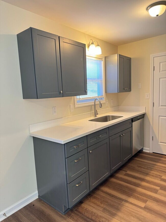 Foto del edificio - Cape Cod with 3 Bed/2 Bath with Basement!
