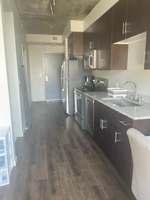 Foto principal - 113 E 7th St