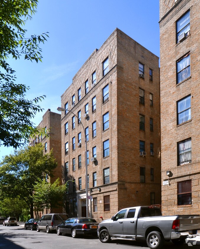 Primary Photo - Morrisania III