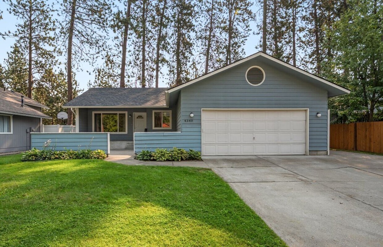 Primary Photo - 3bed/2bath with RV parking: CDA Public Gol...
