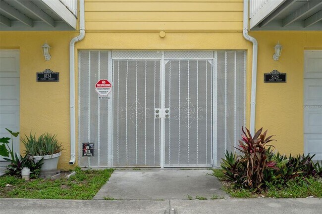 Foto del edificio - 8128 Papaya St