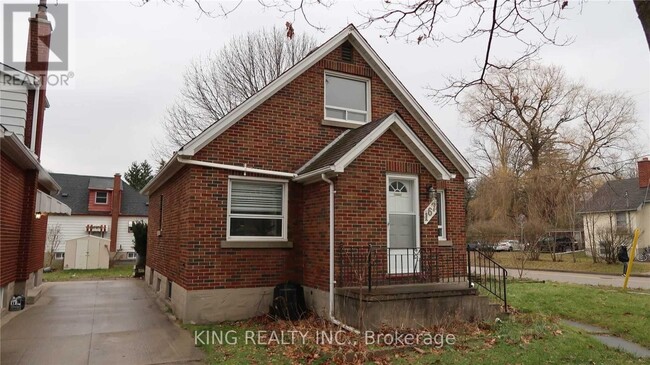 Building Photo - 167 Erb St. W