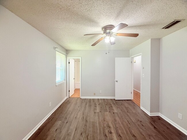 Building Photo - 4904 Andrea Ln