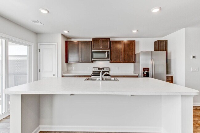 Building Photo - 700 Hilchot Dr