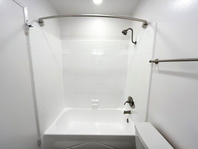 Interior Photo - 1223 Federal Ave