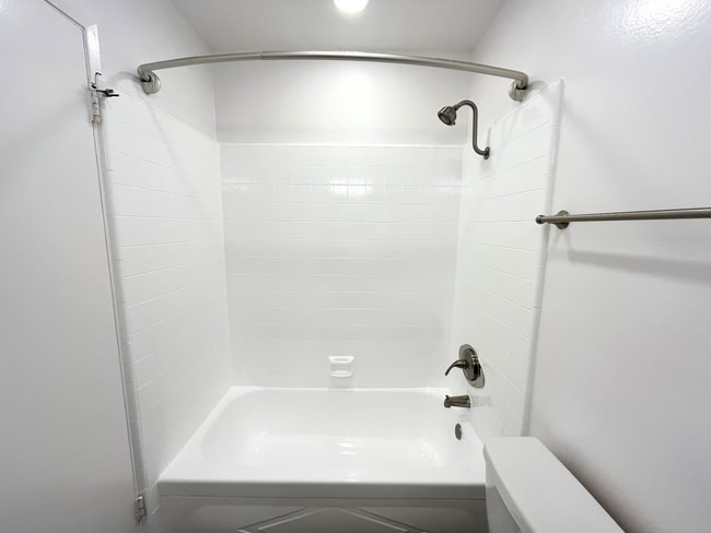 Interior Photo - 816 S. Bundy Dr