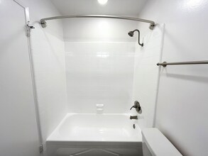 Interior Photo - 814-816 S Bundy Dr