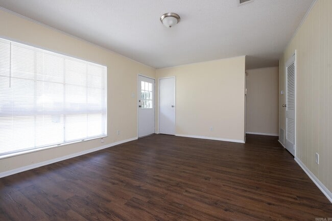 Building Photo - 7815 Moore Dr