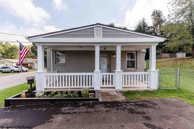 Building Photo - 339 Riverview Ave