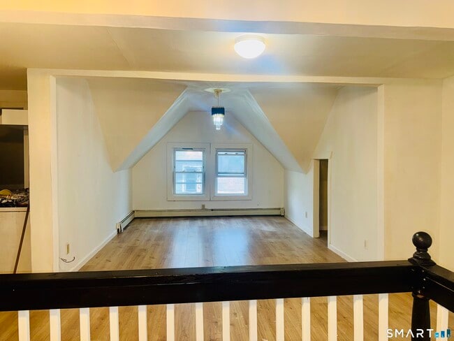 Building Photo - 470 Wood Ave