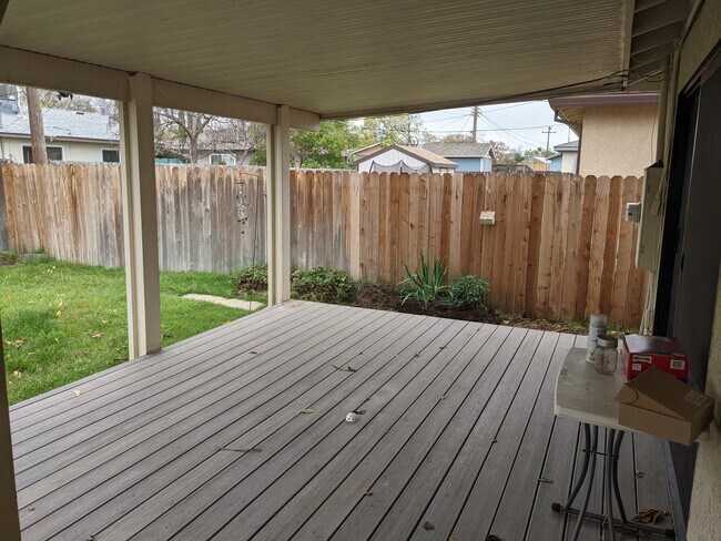 Building Photo - 1031 Lomita Way