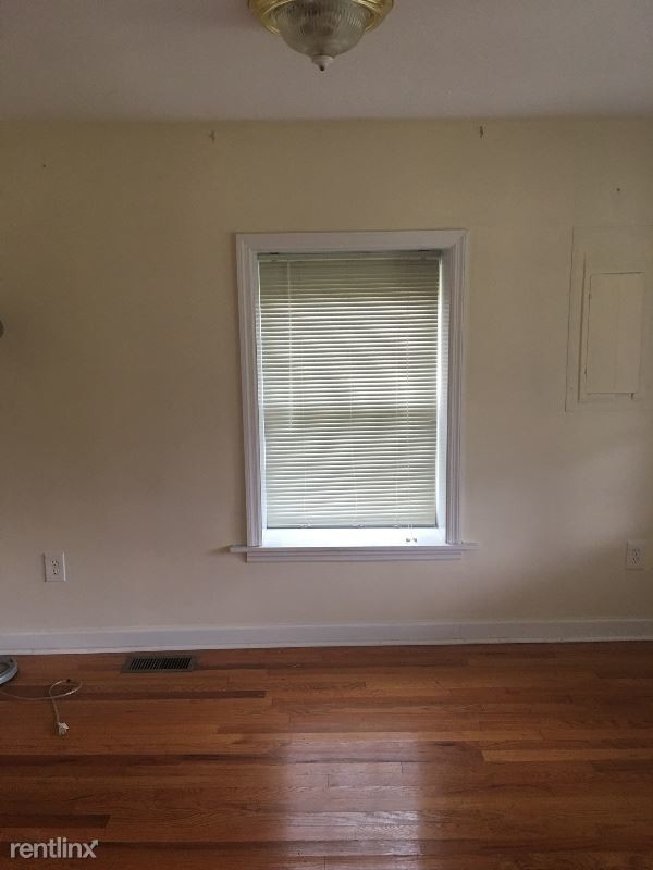 Building Photo - 2073 United Dr