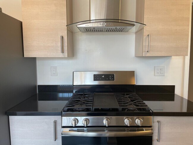 Foto del edificio - 1320 Ridgewood Dr