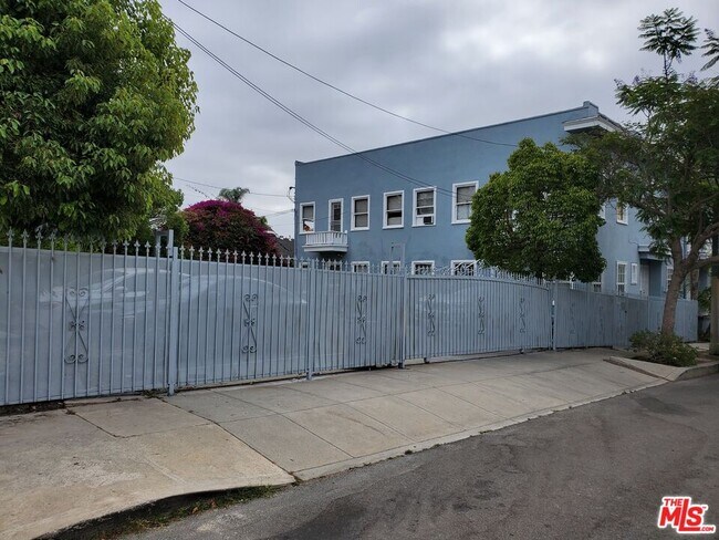 Foto del edificio - 897 S Norton Ave