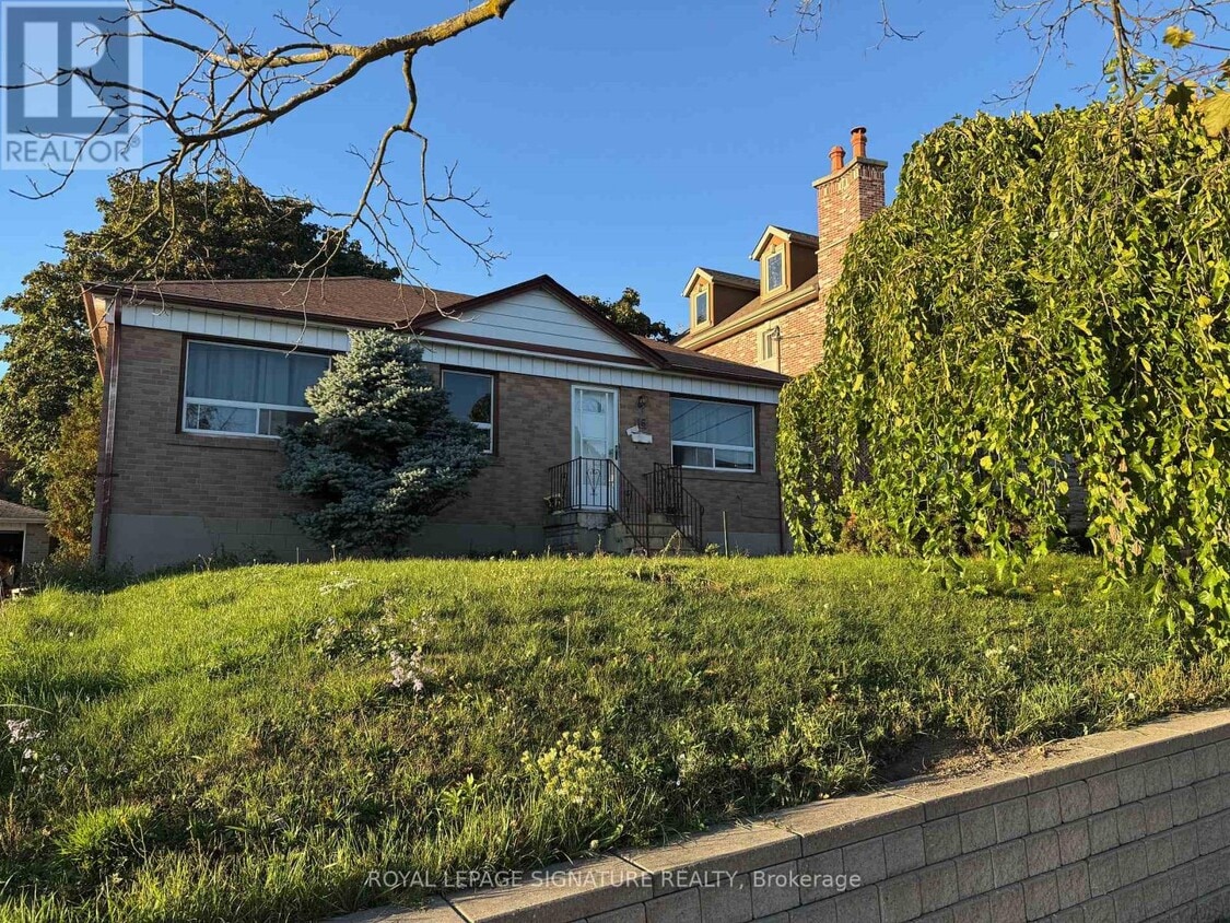 Photo principale - 16 Hawkins Dr