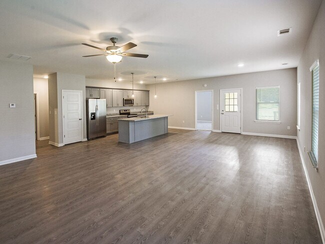 Building Photo - 4 bed, 2 bath, new construction home in Mu...