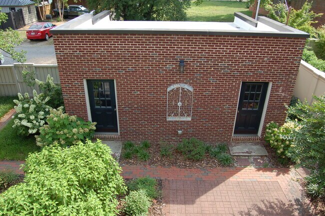 Foto del edificio - 3309 Monument Ave