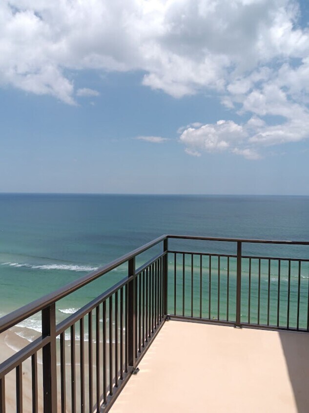 Foto principal - 3051 S Atlantic Ave