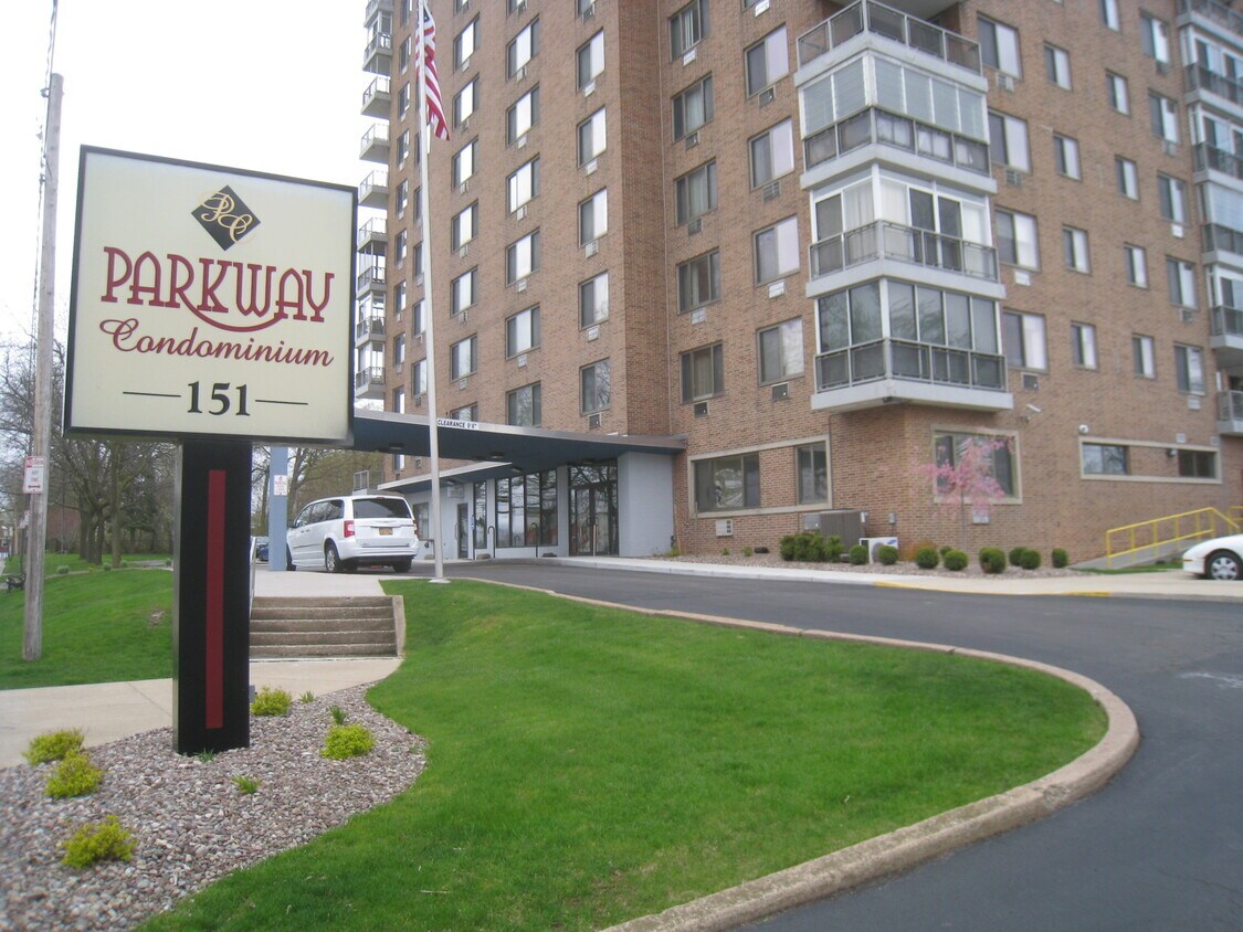 Primary Photo - 151 Buffalo Ave