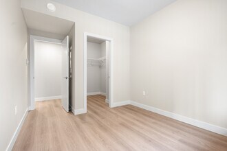 Building Photo - 641 Claremont