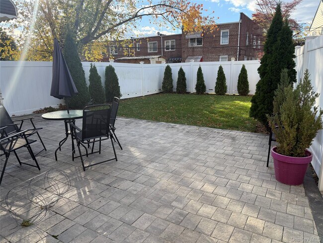 Foto del edificio - 114-60 226th St