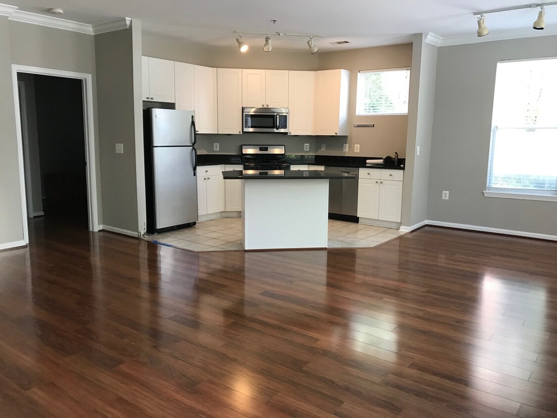 2765 Centerboro Dr Unit 148, Vienna, VA 22181 Condo for Rent in