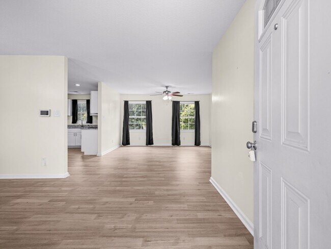 Building Photo - Brynn Marr Home