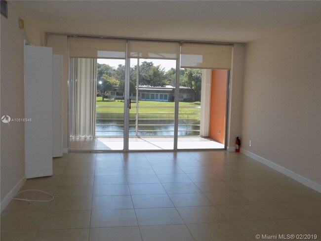 Building Photo - 3621 Oaks Clubhouse Dr