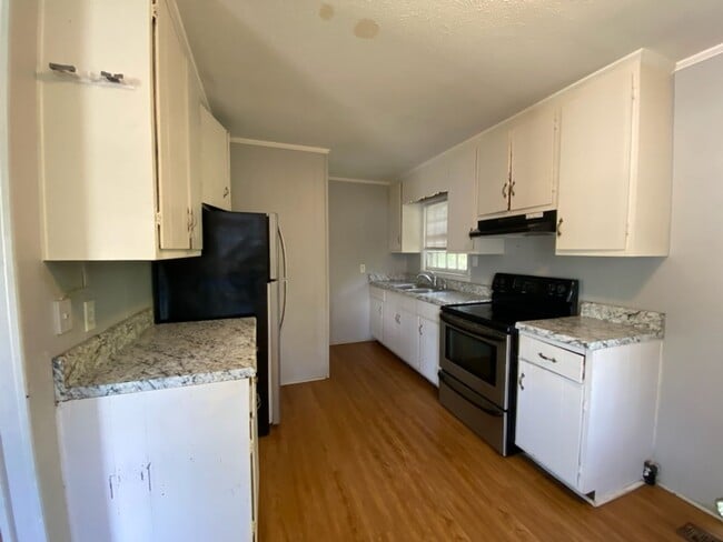 Building Photo - 4207 S Dowfield Dr