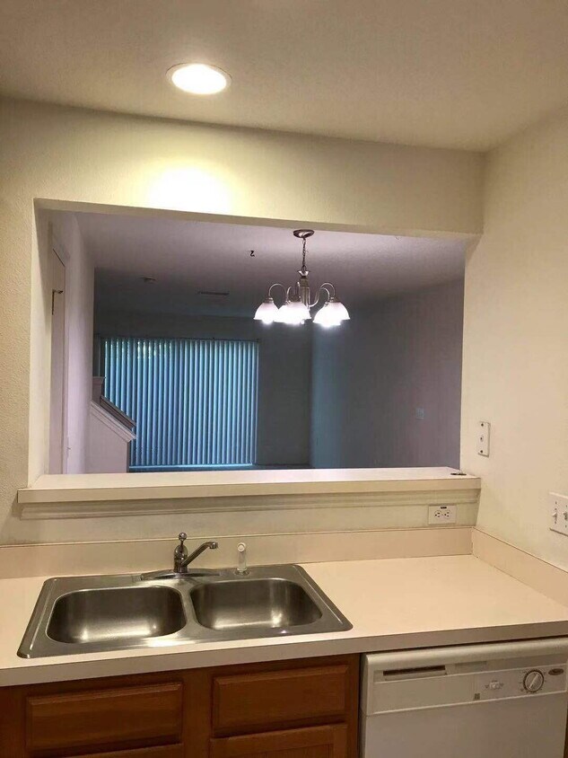 Foto del edificio - 8723 Sheldon Creek Blvd