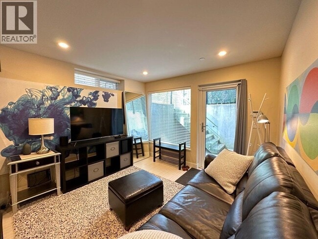 Photo du bâtiment - 469 W 20th Ave