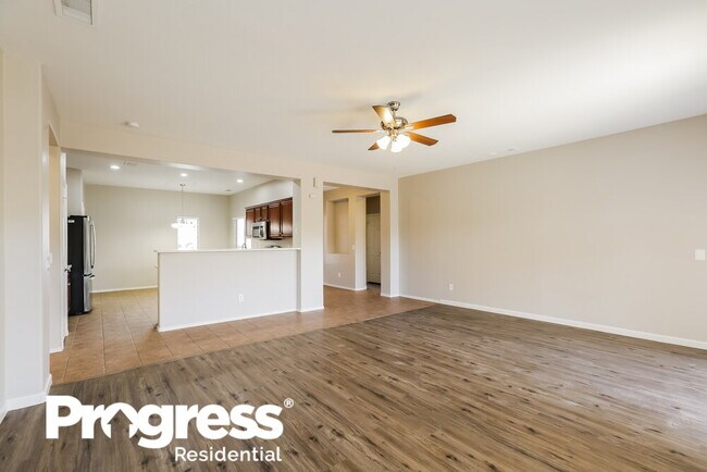 Building Photo - 5305 S 52nd Dr