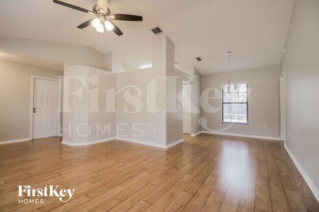 Foto del edificio - 3260 St James Ave
