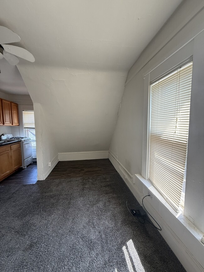 Interior Photo - 632 Howard Place