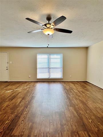 Foto del edificio - 7132 Nutmeg Ln