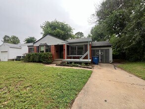 Building Photo - 4676 S St Louis Ave